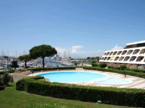 Superbe studio avec Loggia entre port et plage